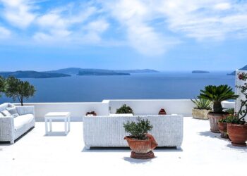 Aranżacja balkonu w greckim stylu