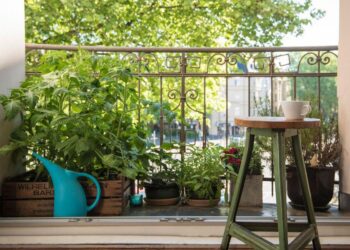 Jak urządzić mały balkon w bloku?